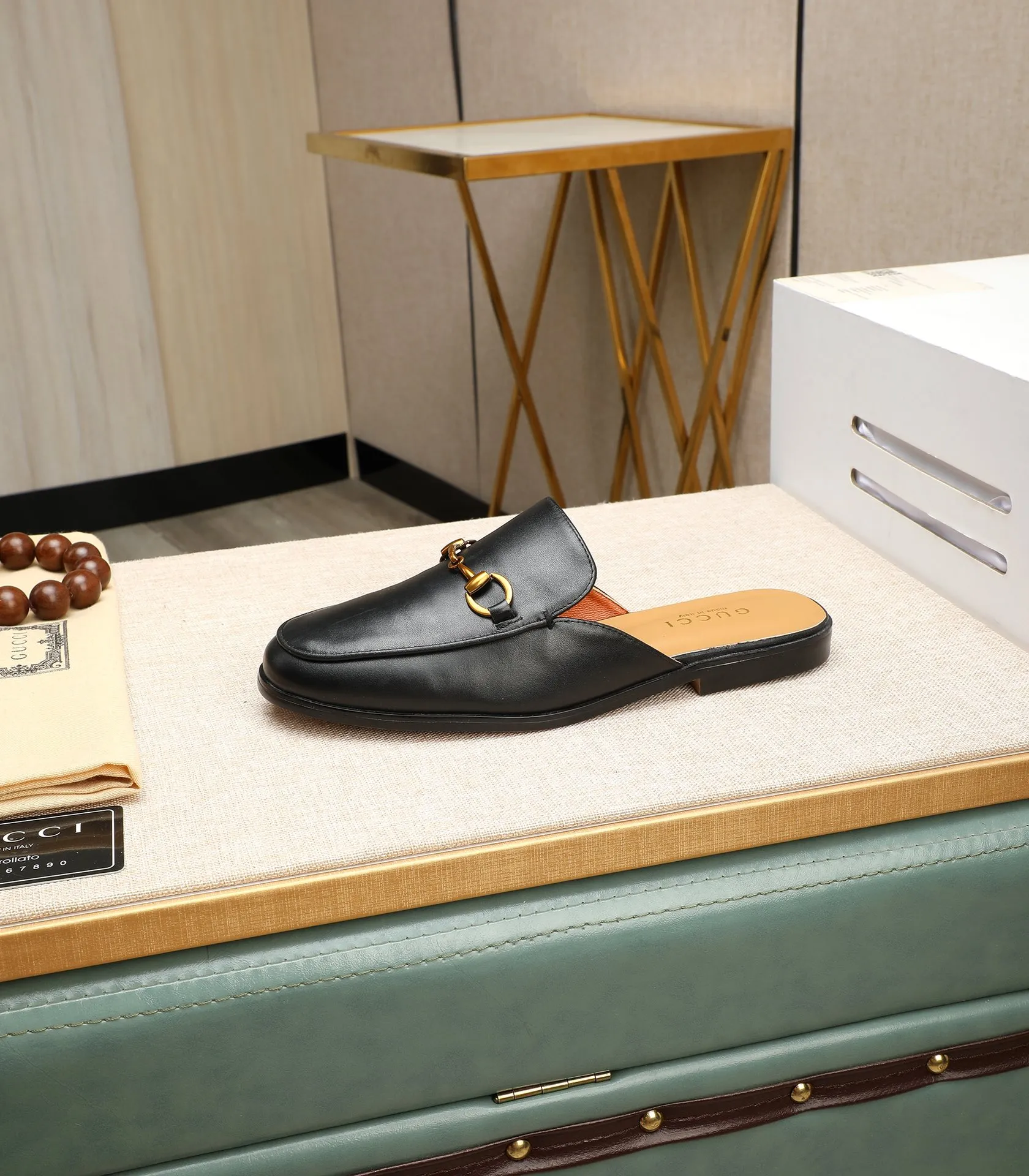 Men's clothing and shoes 💰380 (Gucci) The latest 🎁🎁 casual and fashionable men's shoes 👟 from the official website, hot style 💥 style is simple and elegant, exclusive for trendy men. Unique official website latest brand double G elements 👑 original Gucci decoration, fashionable and generous, original material original calfskin, ✅ fully imported first-layer pigskin lining, official website designated wear-resistant, lightweight original rubber casual outsole, counter classic model taken in kind, 38-44 black and white optional
